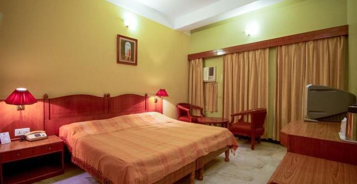 Hotel Sarovar
